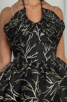 فستان سهرة أسود فاخر بنقشات أنيقة