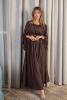 فستان لورا فاشن الطويل بقصة انسيابية محتشمة