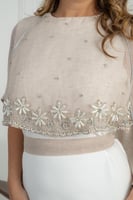 جلابية أنيقة بتصميم راقٍ للمناسبات