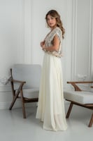 جلابية نسائية أنيقة بتصميم عصري