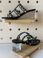 صندل فالنتينو روكستود جلد أسود ماستر مرصع ذهبي