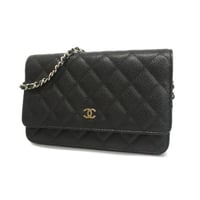 شنطة كلاسيك للنساء من شانيل مع حزام كتف سلسلة