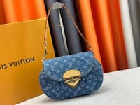 شنطه جينز لويس فيتون سنسيت مونوغرام لون أزرق