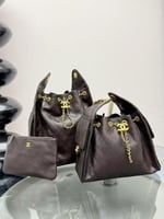 حقائب شانيل 25 هوبو جلد مبطن بسلسلة ذهبية