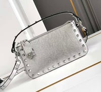 شنطة للنساء نمط سحاب بحامل كتف لون فضي 19سم