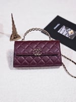 شنطه كتف شانيل 19سم بمقبض علوي قلاب لون برغندي