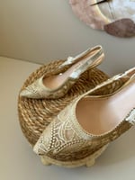 هيلز ديور جادور صندل نسائي دانتيل ذهبي شفاف