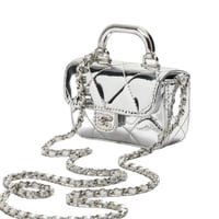 شنط شانيل فلاب بقياسين جلد ميتاليك سيلفر مبطن