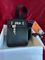 شنطه رجالي ايرميز مع حزام لون أسود فاخر