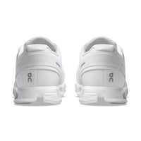 سنيكر أون كلاود 6 من اون رانينج - لون ابيض