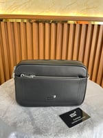 حقيبة رجالية صغيرة مون بلان ماسنجر بلون اسود