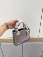 شنطة ديور نسائية | ليدي لون رمادي بمعدن ذهبي