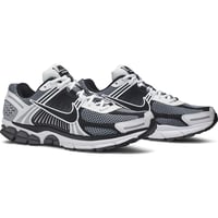 سنيكر رياضة نايك فوميرو5 بلاك وايت للجنسين