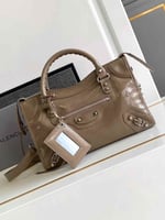 شنطة كتف كبيرة لو سيتي بالنسياغا 30سم بلون بني