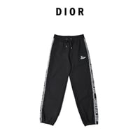 بنطال ديور رياضي رجالي لون أسود تصميم عصري