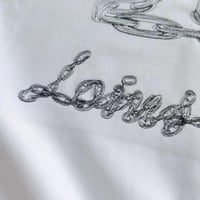 تي شيرت مطرز بلوجو الماركة لويس فيتون لون أبيض