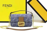 شنطة ميني فالانتينو باجيت قلاب FF لون أزرق