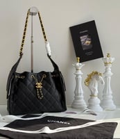 شنط جلدية شانيل 25 هاند باق بحامل كتف جلد حبيبات ل...