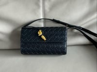 شنطه بوتيغا فينيتا للنساء حقيبة بحامل كتف لون أسود