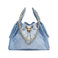 شنطة دينيم شانيل 25سم بلون ازرق فاتح وسلسلة ذهبية