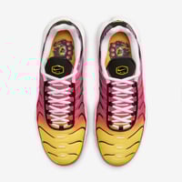 سنيكر رجالي مايكي اير ماكس بلس اصفر فوشيا