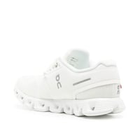 سنيكر أون كلاود 6 من اون رانينج - لون ابيض