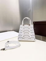 حقيبة الايا نسائية مينا 16 فيين ويف لون ابيض بمقاب...