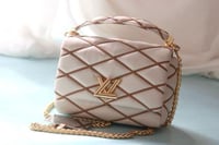 حقيبه من الجلد المبطن لويس فيتون G0-14 قلاب لون بي...