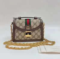 شنطة جوتشي وفيديا gg بني وبيج وسلسلة كتف ذهبية