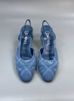 حذاء نسائي شانيل تصميم راقي لون أزرق فاتح أنيق