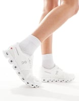 سنيكر أون كلاود 6 من اون رانينج - لون ابيض