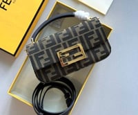 حقيبة ميني فالانتينو باغيت قلاب FF لون اسود وبني