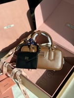 حقيبة يد جلد ميوميو اركادي لون عسلي فاخرة