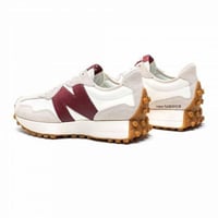 سنيكرز نيو بالانس 327 نسائي ابيض بيج عنابي شعار N...