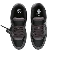 شوز أوف وايت الحذاء الرياضي المميز لون جريه بلاك