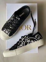 سنيكر ديور نسائي أسود نعل أبيض