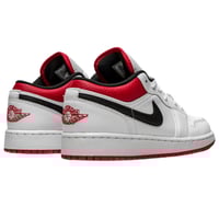 سنيكر إير جوردن 1 لو - أبيض أحمر جامعي أسود