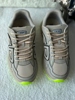 سنيكر ديور B30 للرجال لون بيج