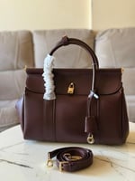 شنطة لورو بيانا نسائي دارك براون جلدية كروس بودي