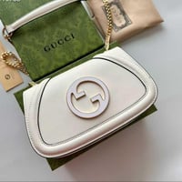 شنطه نسائيه قوتشي بلوندي بسلسلة لون أبيض أنيقة