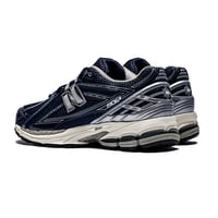 نيوبالانس شوز 1906 حذاء الركض للجنسين لون دارك ناي...
