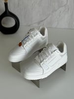 سنيكر لويس فيتون رجالي LV ترينر لون ابيض