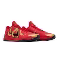 حذاء ركض نايك كوبي5 برونتو للجنسين بلون أحمر نقشة...