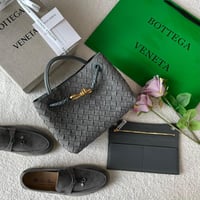 حقيبه واسعه بوتيغا فينيتا لون رمادي أنيقة بمقبض وم...