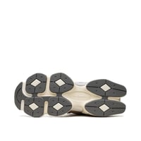 حذاء نيو بالانس 9060 دريفتوود