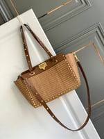 حقيبة فالانتيو رافيا روكستود بحامل كتف جلدي لون بن...