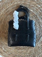 حقيبة نسائية الايا لومين 18سم شنطة جلد مفرغة بحامل...