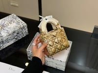 شنطة يد صغيرة جدا ليدي ديور لون ميتاليك جولد