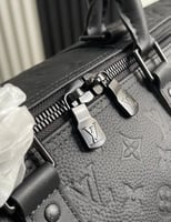 حقيبة سفر بحمالات لويس فيتون كيب اول50 لون اسود مو...