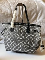 حقيبة كبيرة لويس فيتون 33سم مونوغرام بلاك وايت ممي...